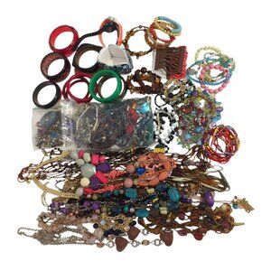 Mixed Lot Of Fashion Jewelry Necklaces Bracelets Bangles & Watches 6 lb 2.6 oz
